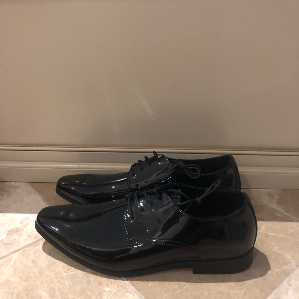 New Johnny Bigg Black Glossed Leather Dress Shoes